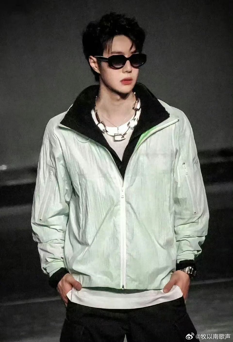 王一博累坏了我的截屏键 王一博帅到我截屏键都快罢工了，直观的顶级帅气，根本不用任