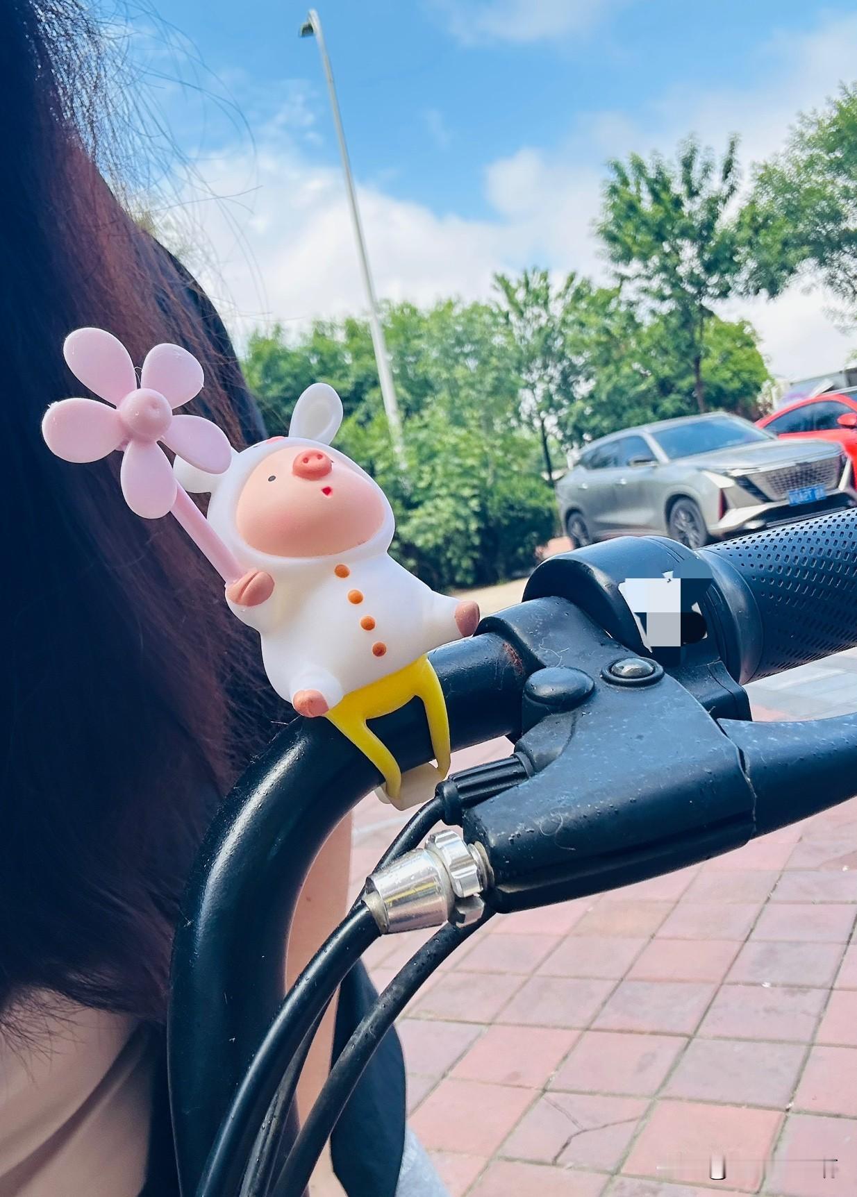 跟我一起玩头条的那一批人百分之九十五已经撤了。
今天仅剩下的那个发信息问我去不去