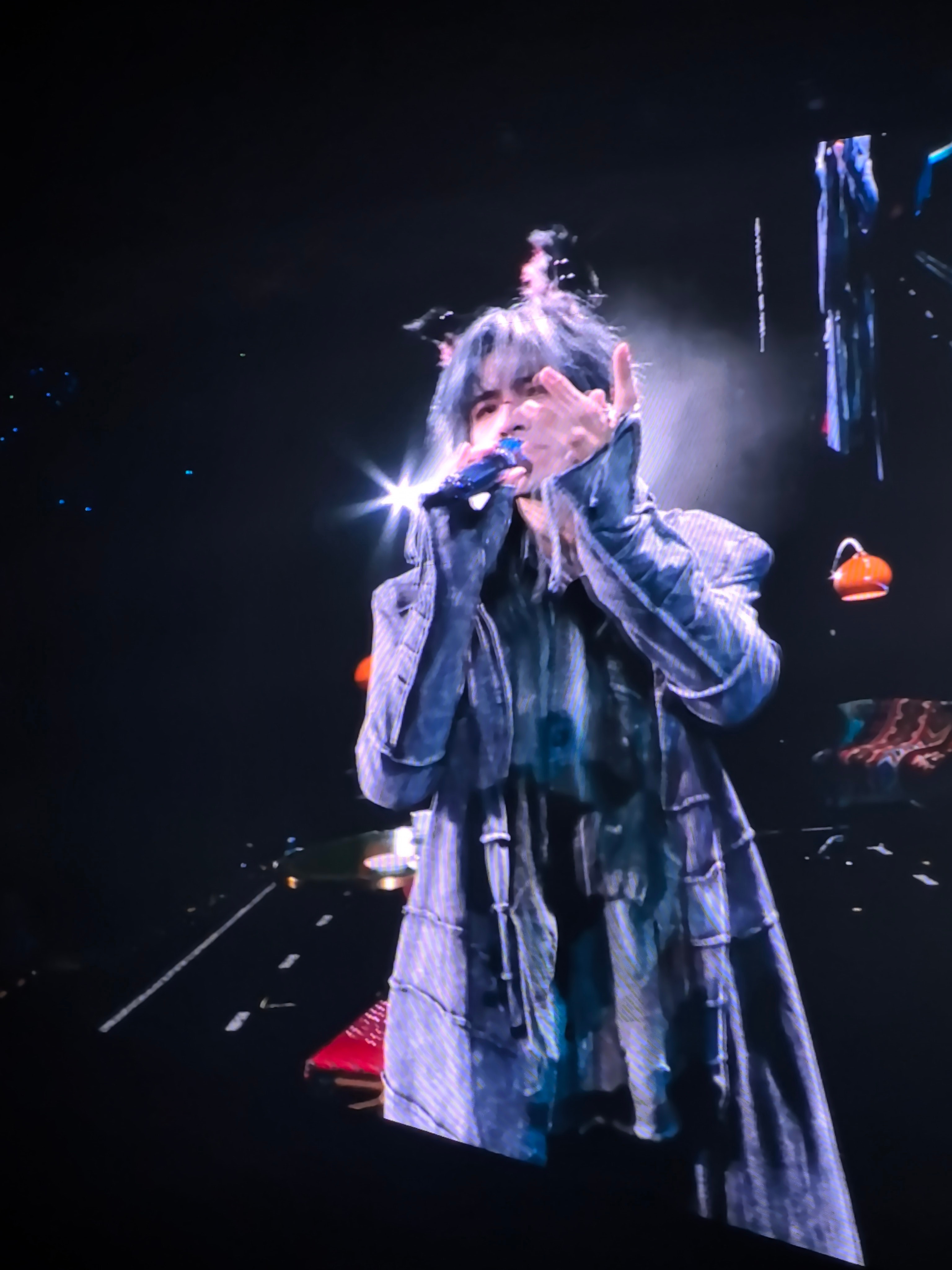 蒲熠星[超话] | 蒲熠星巡演 沉浸式大屏观看斯沃德☝️ ​​​