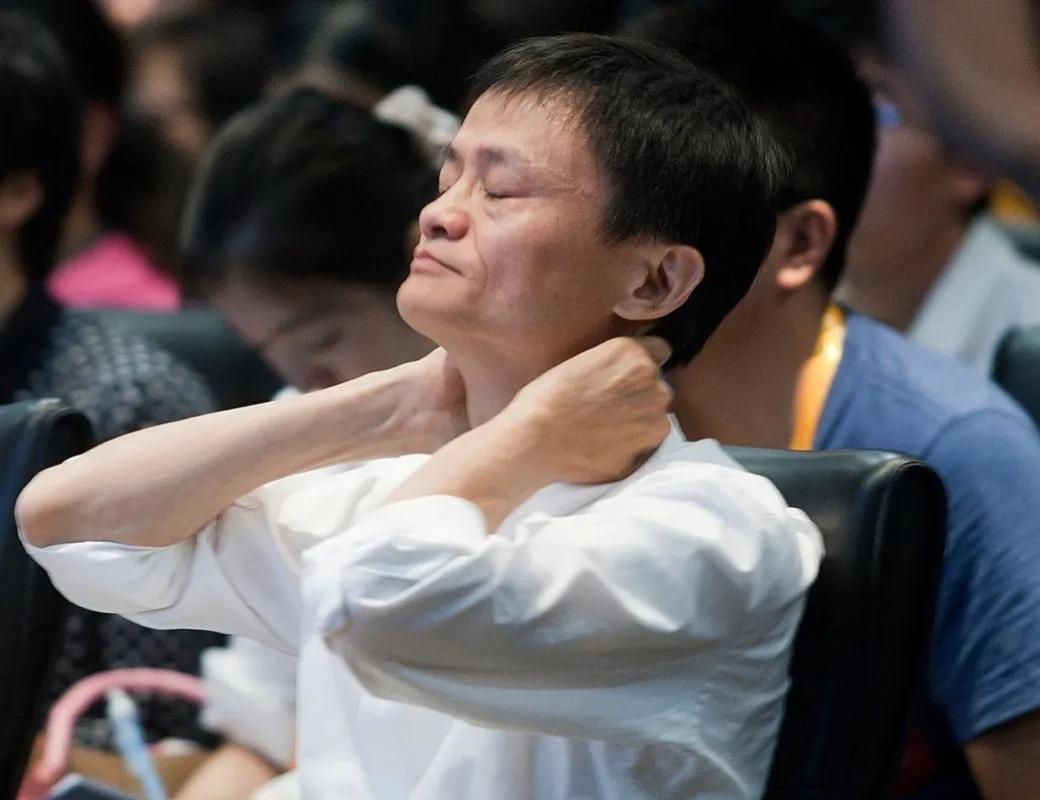 亚运火炬手，
白岩松去了，阿里的张勇去了，
马云却不见踪影。
杭州最具代表性的企