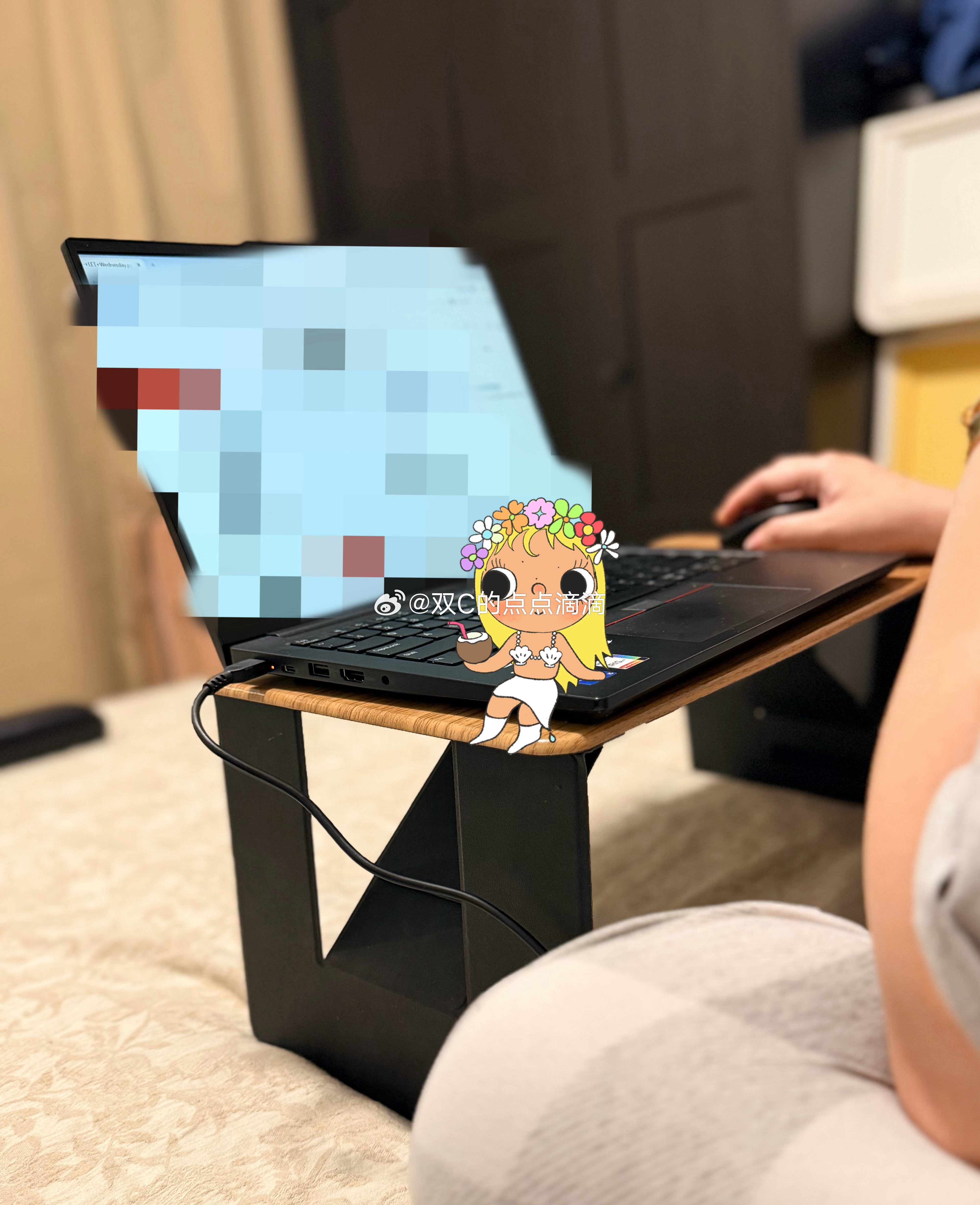 在看我妹做学生计划这小桌子用的挺好嘿 