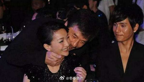 虽然成龙是一位享誉国际的功夫巨星，但是我觉得他有个习惯是真的不好！他的这个不好的