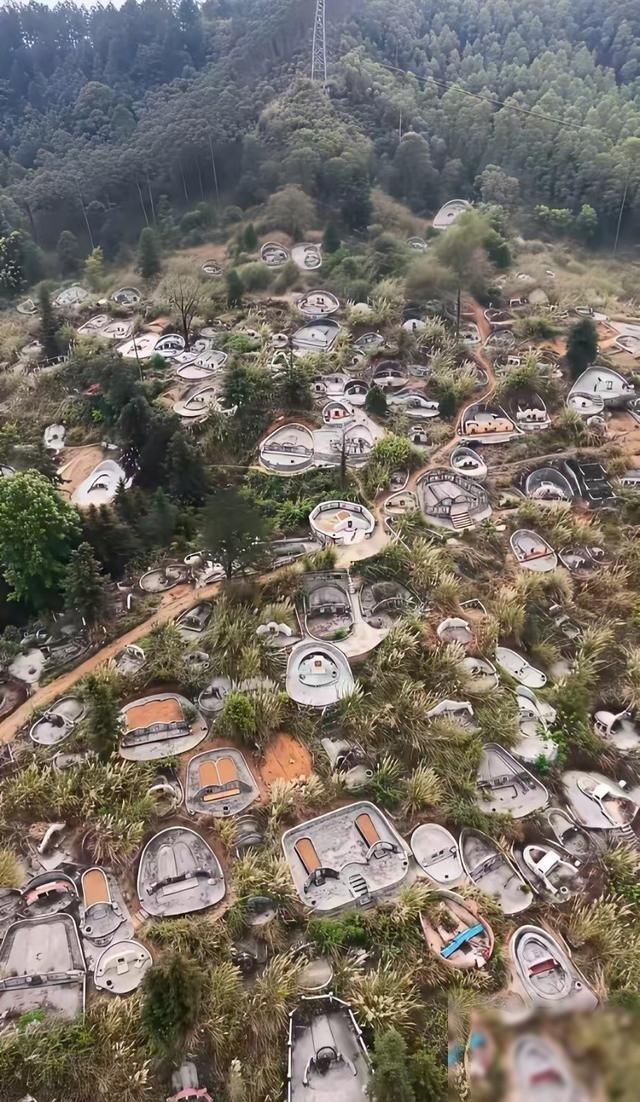 为什么不推行土葬，这也许就是答案吧。中国几千年过去了，按理说过去的古人早该把空地