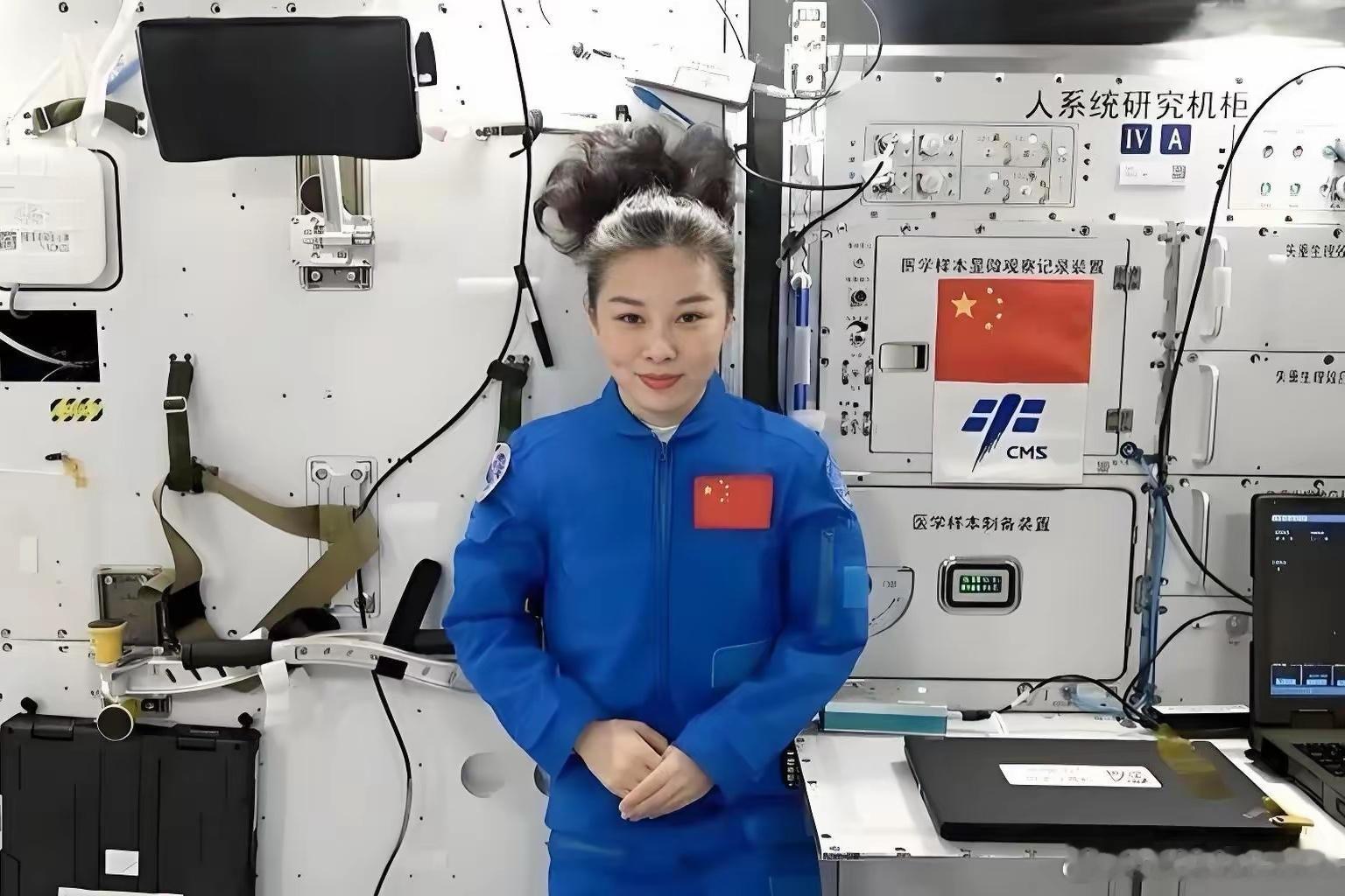 中国人设计的空间站，当然要用中文，没毛病！ ​​​