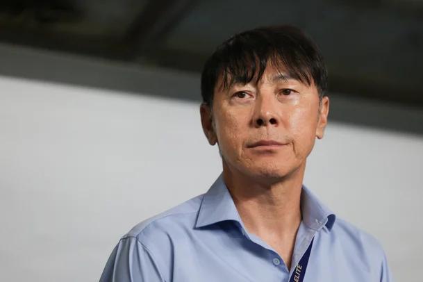 韩媒：“这不算犯规吧？”——申台龙赛前玩笑成真，蔚山轮换阵容智取成都全主力

“
