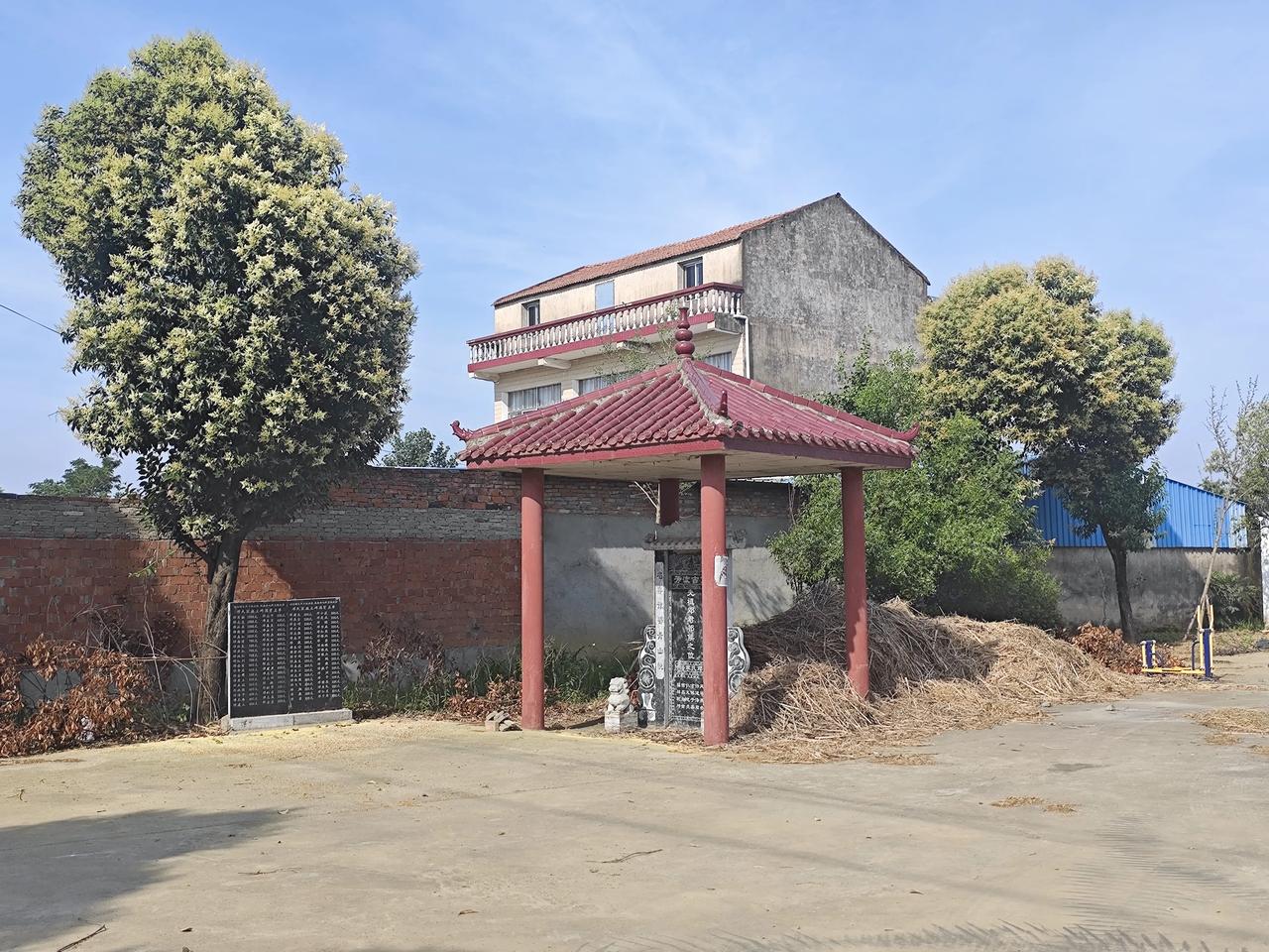 很多家长信奉“快乐教育”，舍不得对孩子说一个“不”字。怕孩子受委屈，怕孩子不开心
