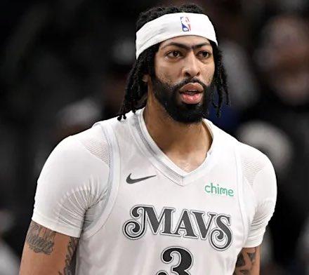 止损还是豪赌？独行侠兜售 AD，公牛拿怀特 + 武切维奇 + 选秀权博弈

公牛