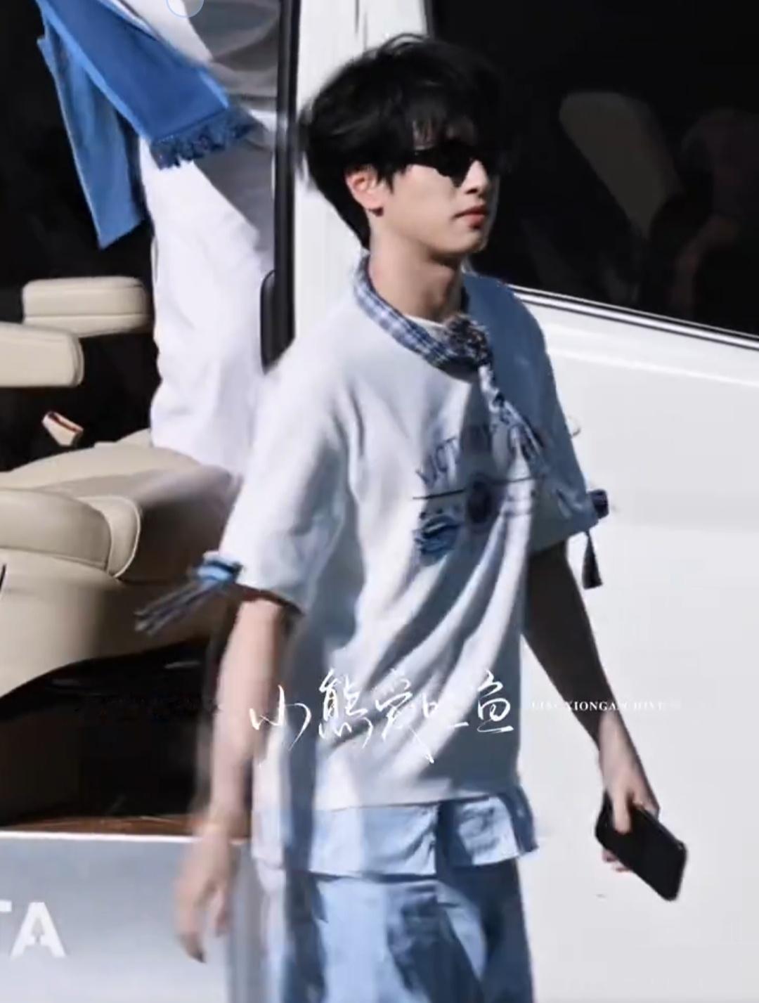好男大😎😎 