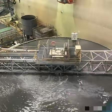 6条年轻的生命啊，就因为一块豆腐渣格栅板没了，想想就很难受😣！
6名大学生去中