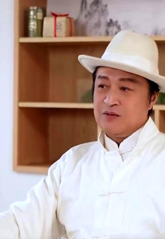 马景涛的眼泪，真别急着同情！

他最近哽咽，是因为36年前差点错过一个天大机会。