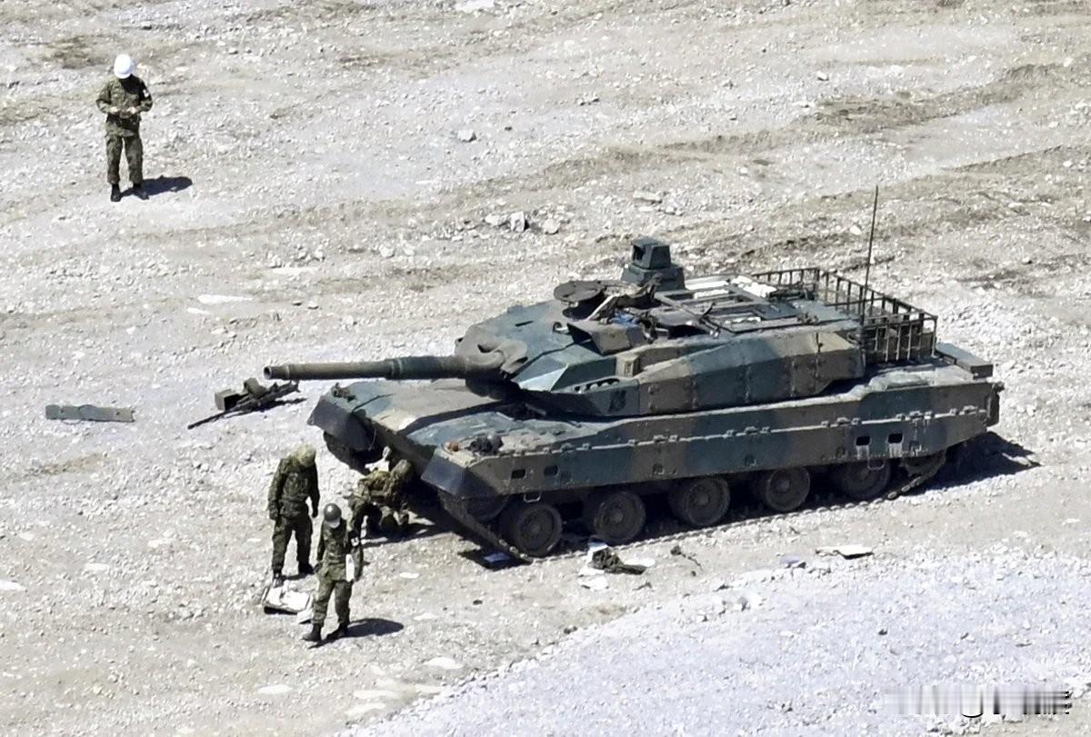 VT4T坦克炸膛，泰国车长主动为坦克质量正明，日本坦克炸膛却无人说话——车长被坦