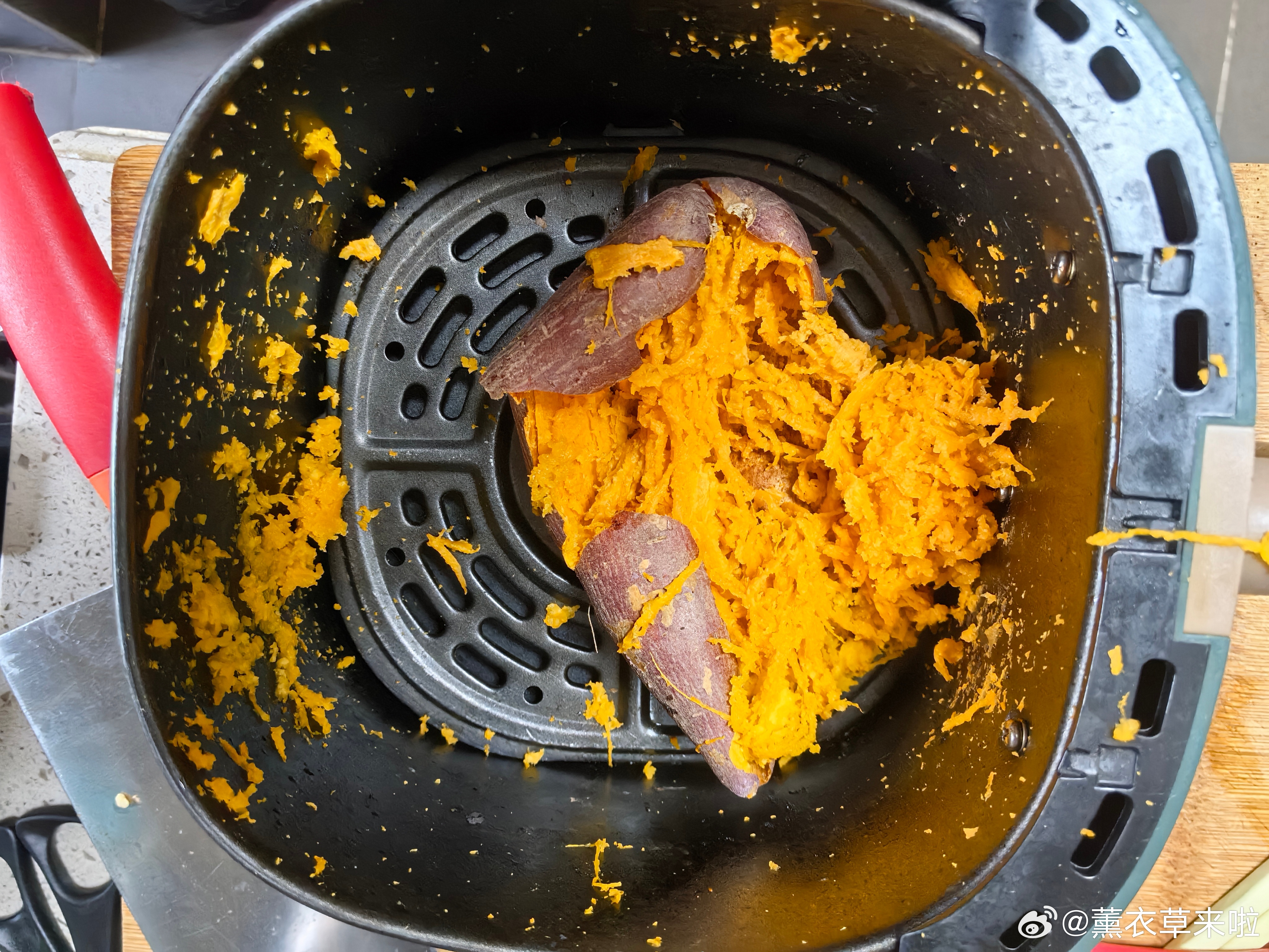 生活手记 今天天崩开局！空气炸锅烤红薯本来设定好时间40分钟，我手闲三十分钟左右