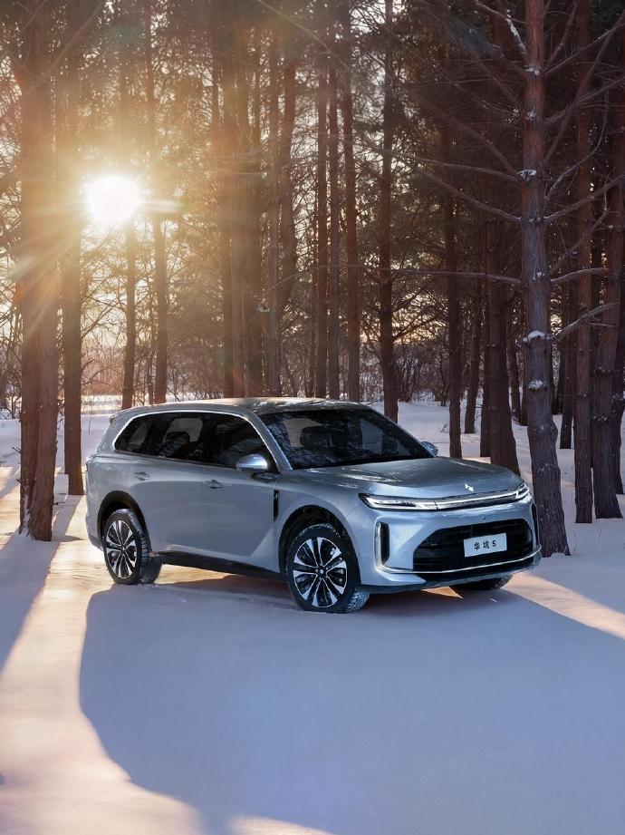 老家有不少亲戚朋友都是上汽通用五菱的用户，认可的就是皮实耐用。

于我而言，除了