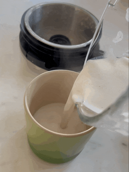 食养中原[超话] 豆浆中的“雌激素”具有双向调节作用豆制品含有“雌激素”，通常指