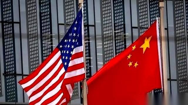 你见过牌桌上手抖个不停，嘴里还拼命喊着“你牌不行，赶紧弃牌”的赌徒吗？
今天刷手