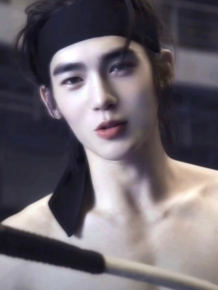 #于适少年新气#现在还能有少年感，没有老气横秋的人，难得… ​​​