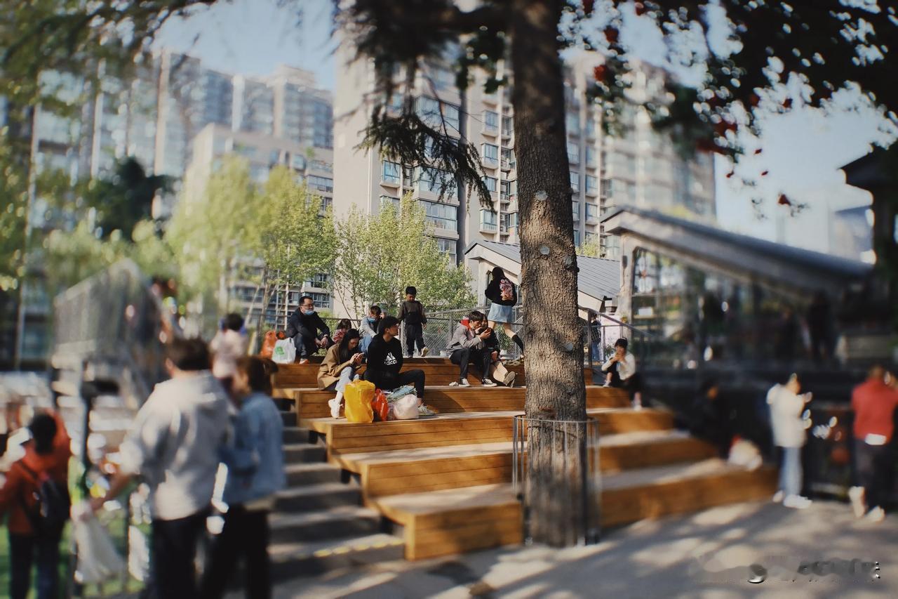 藏在西郊的老厂房，民洁路上的叁伍壹壹厂，曾经是中国最大的毛巾厂，为军需工业和陕西