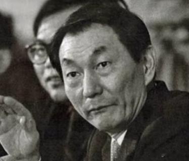 2026年8月13日，日本驻华大使馆降了半旗。
 
使馆在官方微博上发了照片，配