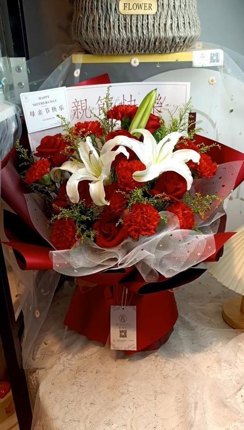 母亲节给男友妈妈订了束花，结果被他骂了，说我送礼都不会送，还说他妈妈舍不得吃穿的