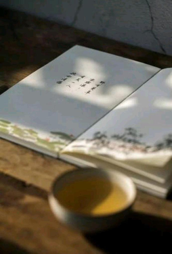 素食则气不浊；独宿则神不浊；默坐则心不浊；读书则口不浊。——曾国藩
