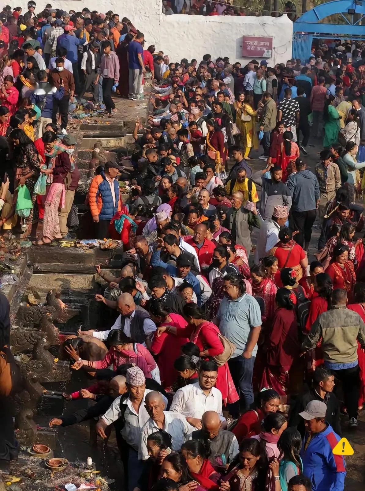 想象一下，一个号称“人口超级大国”的国家，却还在用13年前的老黄历来制定政策——