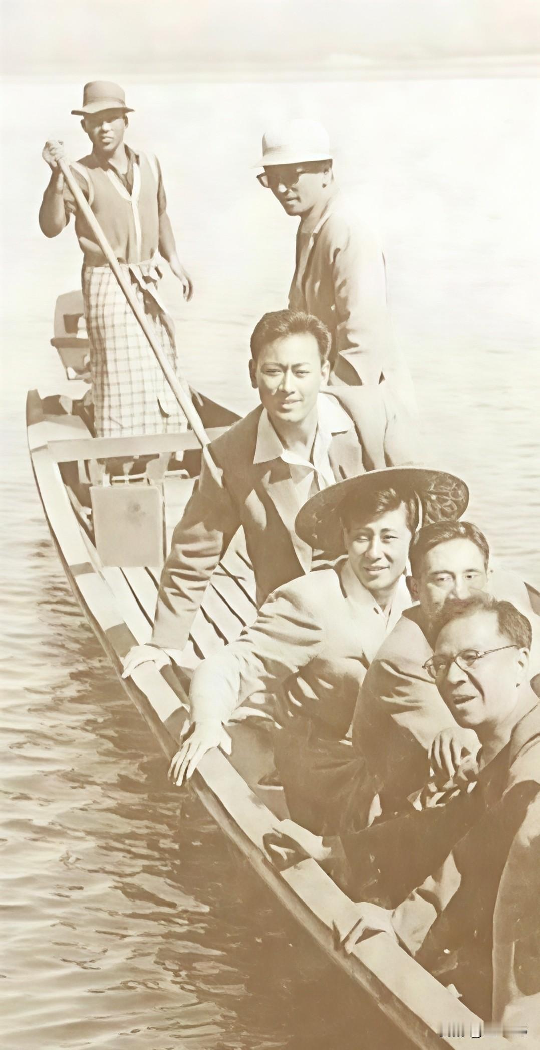 王心刚 庞学勤二大帅哥坐上友谊的小船