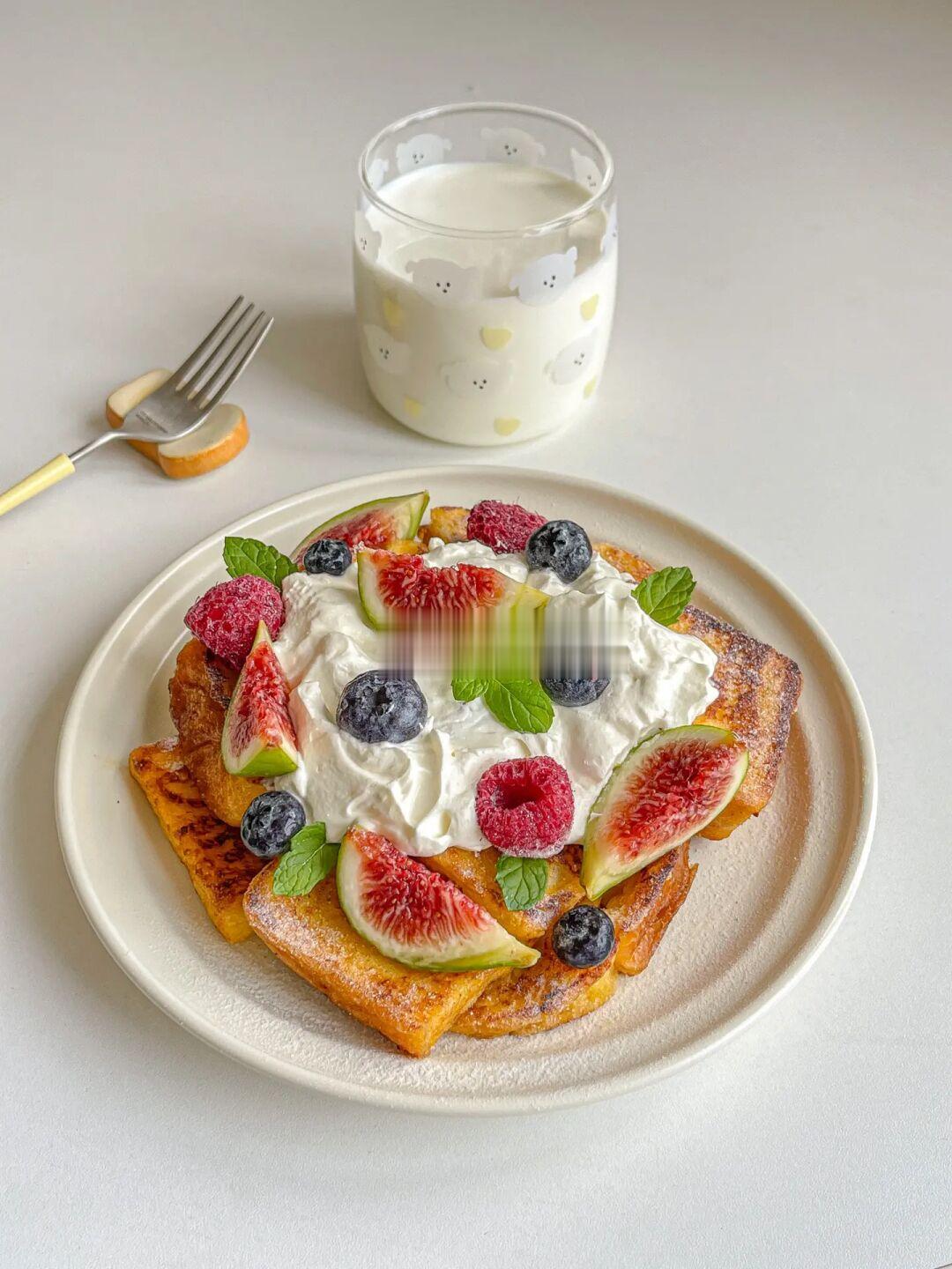 工作日早午餐🍽高颜值水果法式吐司🍞牛奶🥛