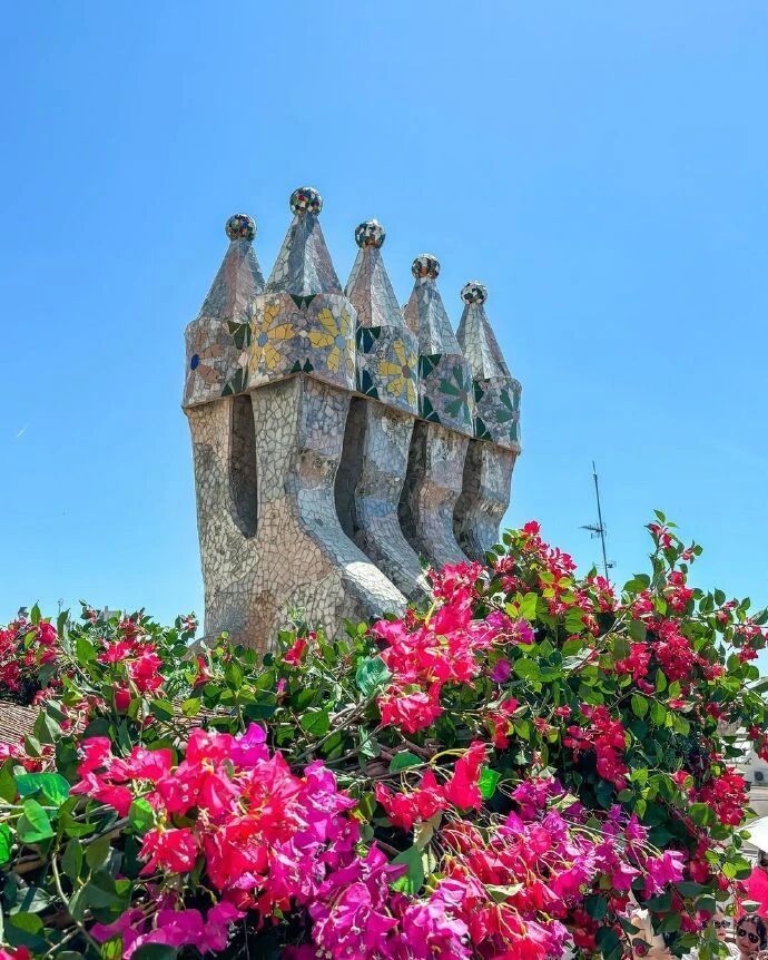 在巴塞罗那感受高迪留给世界的情书｜Yuria / Gonzalo Viramon