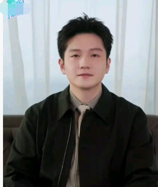 很多女运动员想跟樊振东打混双，为什么是樊振东而不是其他人？
首先，樊振东是一个实