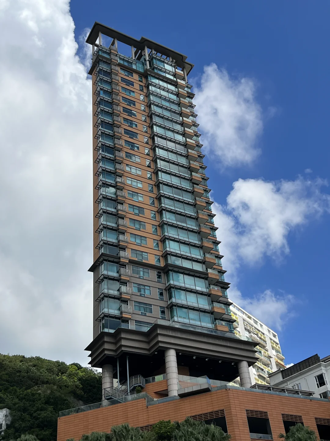 香港浅水湾这栋楼怎么好薄啊？张学友住这？
