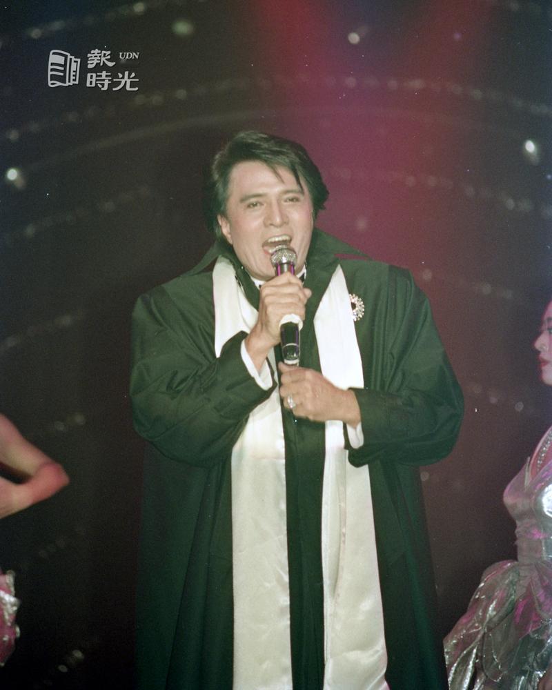 台湾省演艺圈传奇人物“钻石歌王”林冲于7日晚在睡梦中安详辞世，终年92岁。林冲一