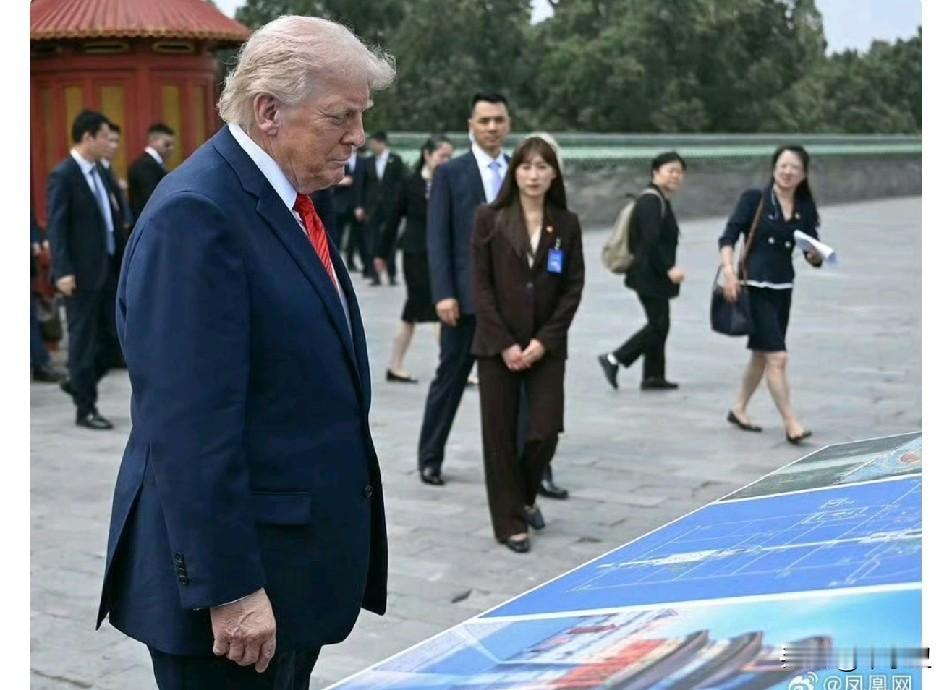 今天北京33度，这个80岁老头还穿西装，真不怕热呀特朗普称赞“中国太美了”