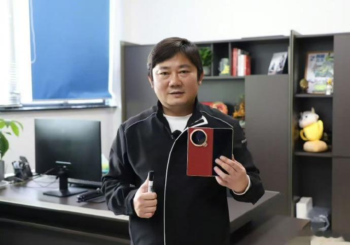 啊哟，出息了！荣耀官宣，成为张雪机车在 WSBK 的首席战略合作品牌，喜大普奔！