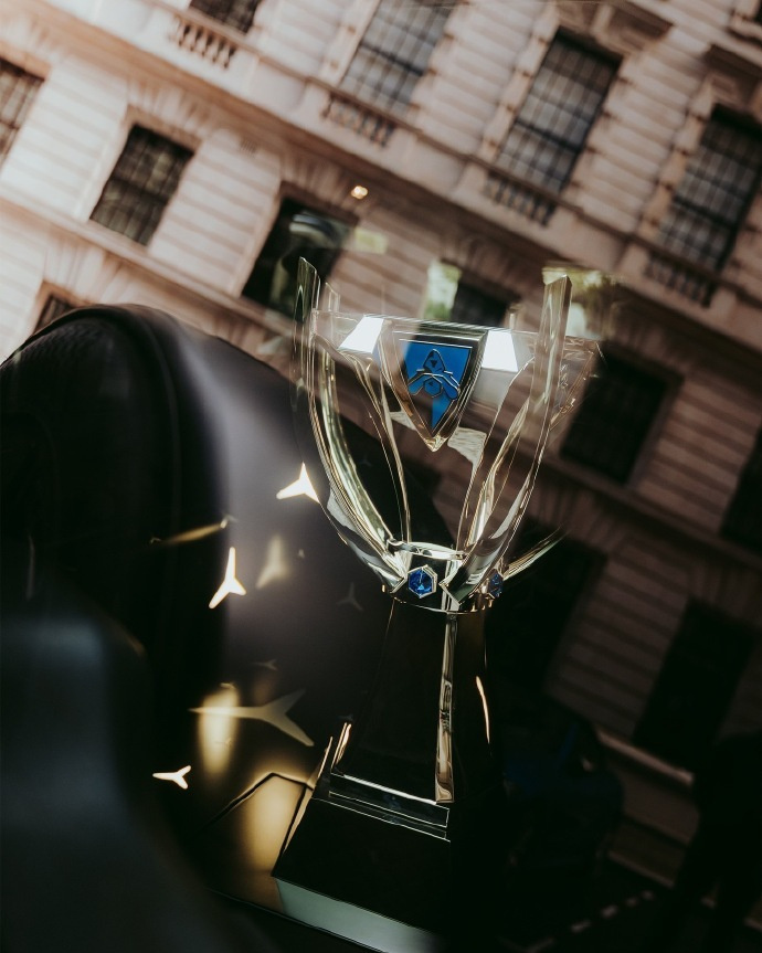 真正开过才知道，大 G 的动力有多强悍。无论去哪都底气十足，霸气与情怀双双拉满。