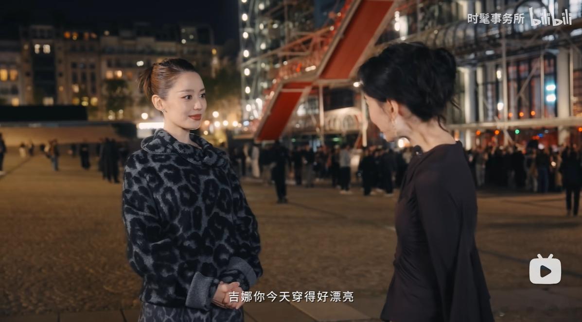 我们这代人正在重新定义"中国时尚"。不是简单复刻古风，也不是盲目追随西方潮流，而