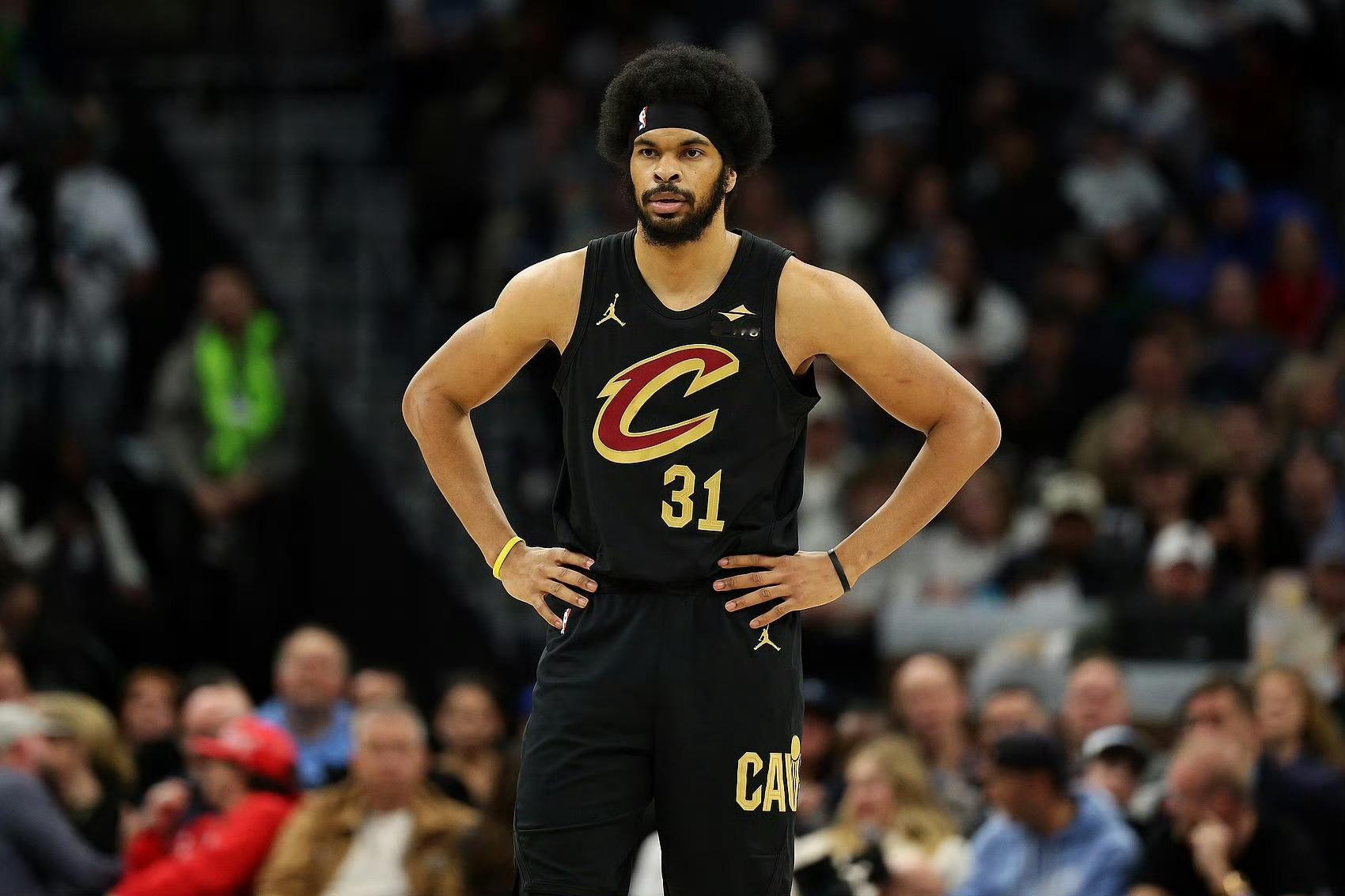 sam_amick报道：克利夫兰骑士队正在考虑涉及贾勒特·艾伦的交易。 nba交