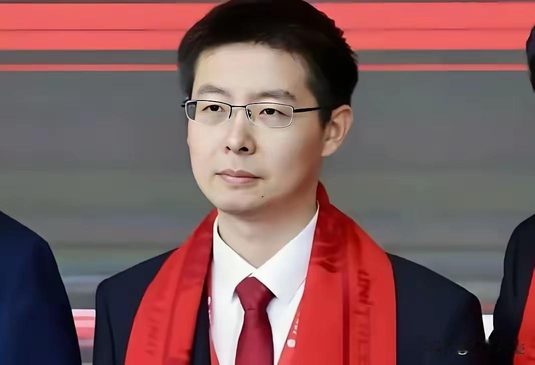 王兴兴90年的，今年也就36，怎么看着像46呢？是企业做大以后，太忙太操劳的缘故