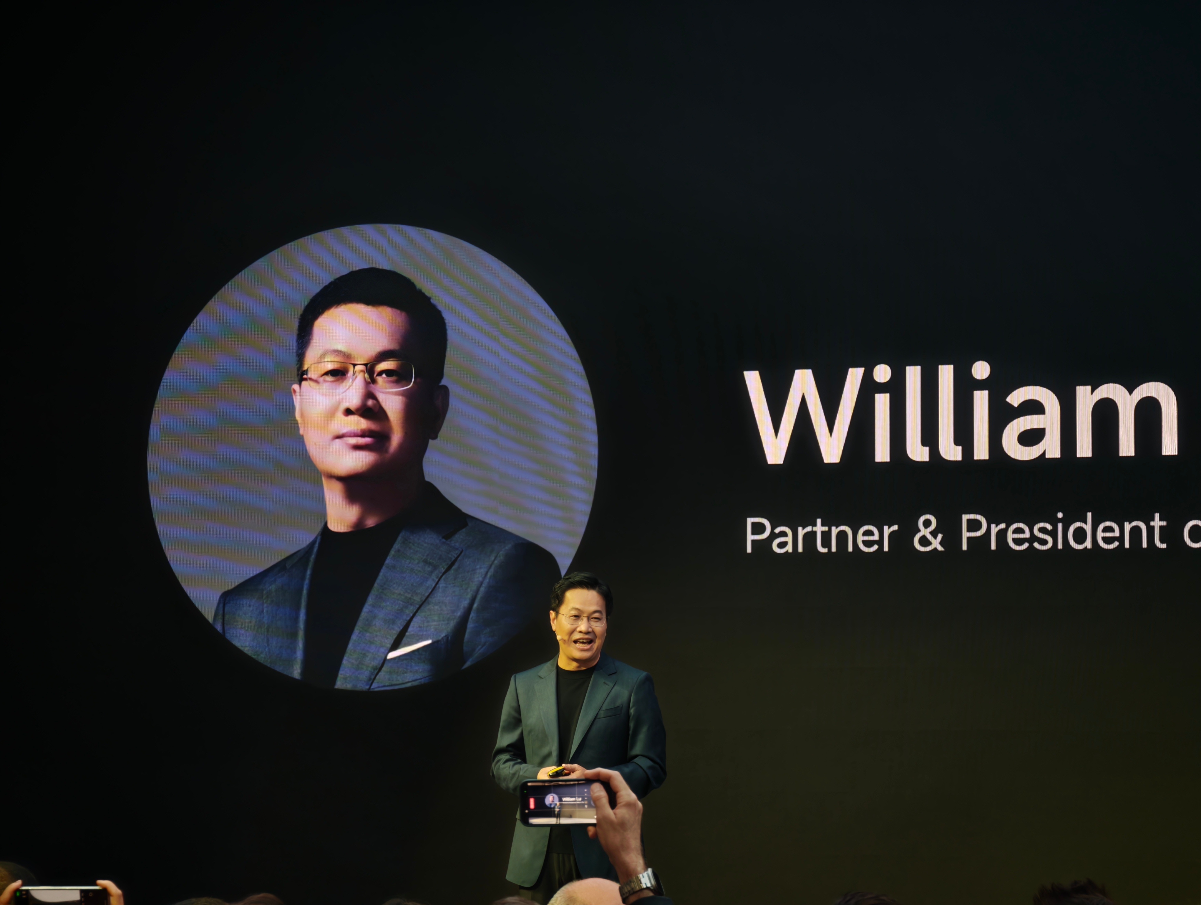 IFA2026 小米首场IFA发布会开始，登台。这些数字我们都很熟悉了。 ​​​