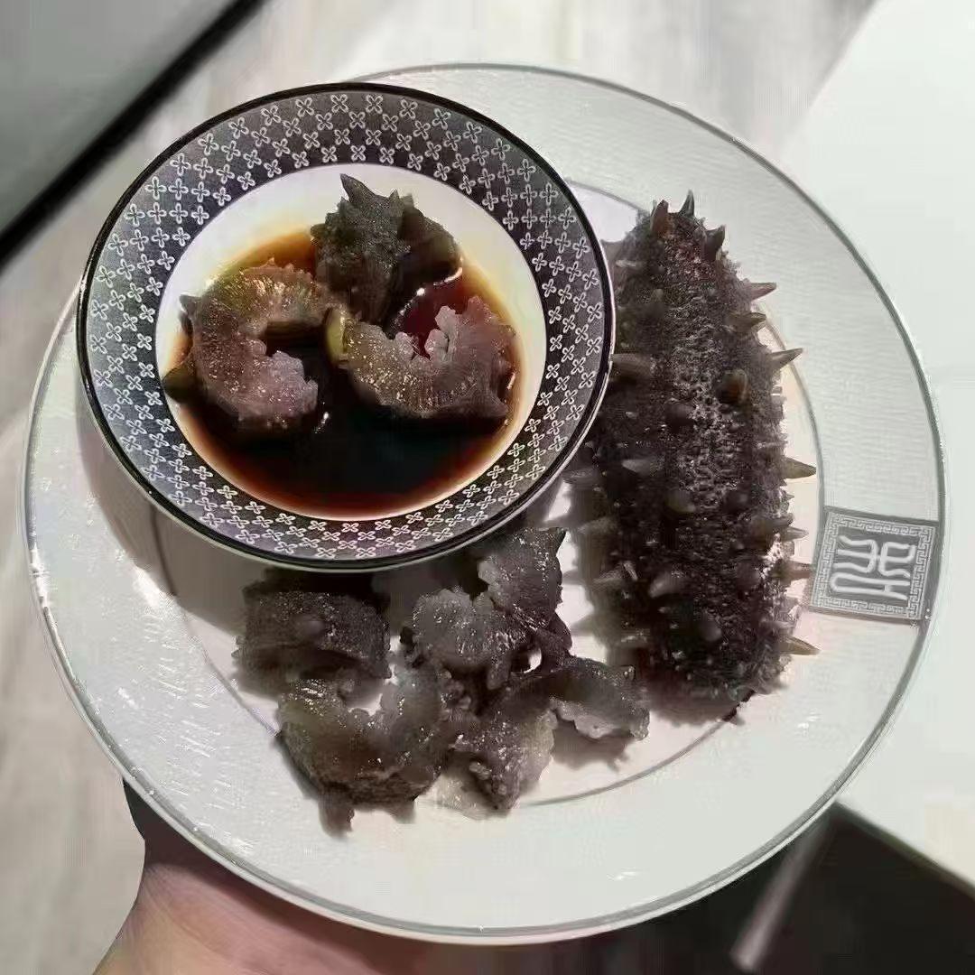 精致摆盘，鲜美海味，享受舌尖上的美味。
