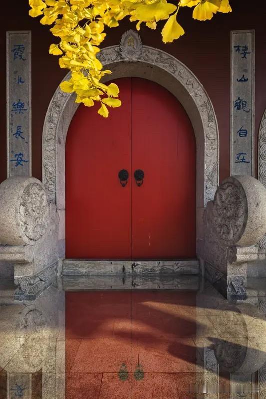 结婚越来越不敢赌了，门当户对的人就越来越多了。
因为相对比其他的各种结婚方式，门