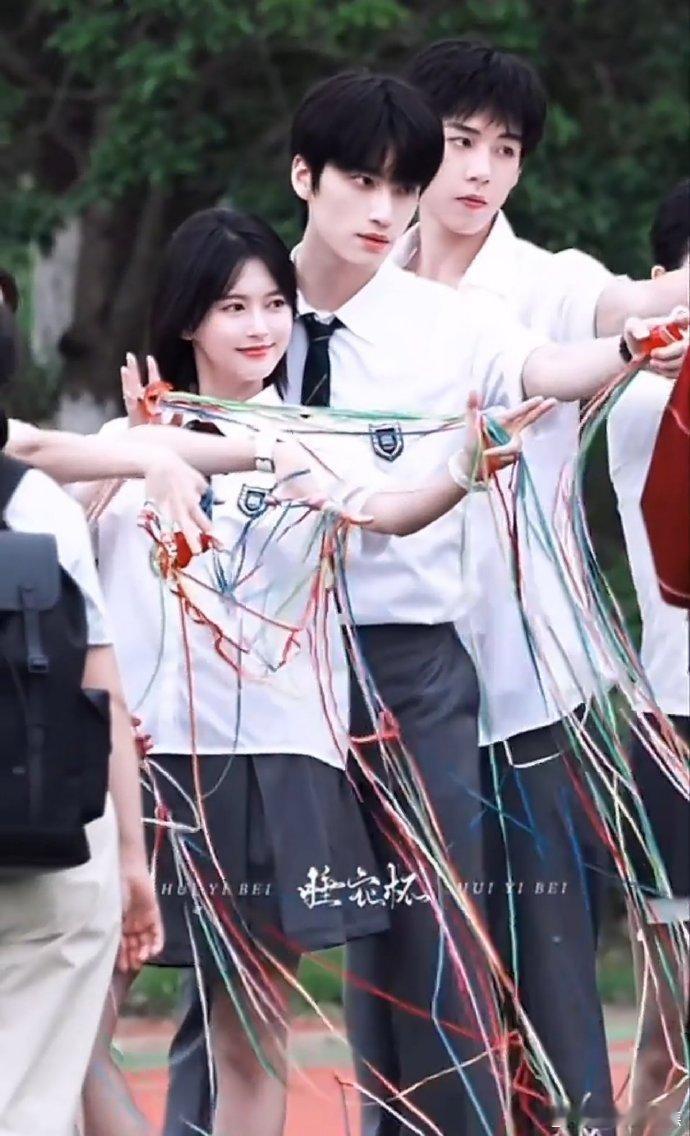 张康乐合诗雨同框路透 张康乐合诗雨《逐夏》同框路透，CP感如何？张康乐合诗雨开机