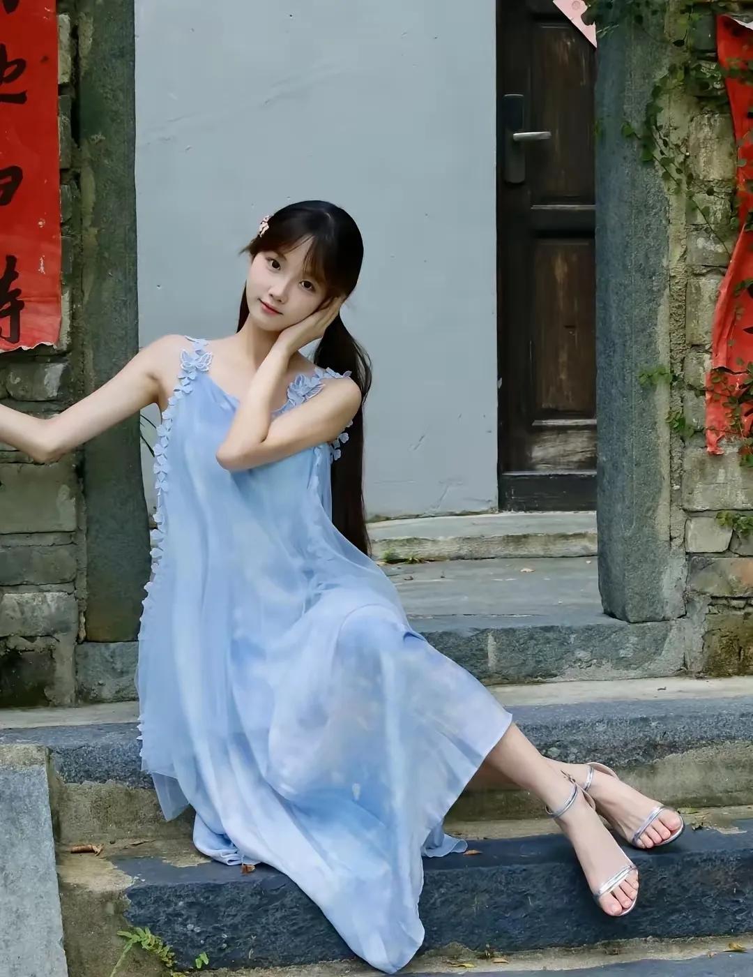 少女摄影|NO.0145期
清纯少女庭院随拍
如何拍摄清新脱俗的人像照片 
12