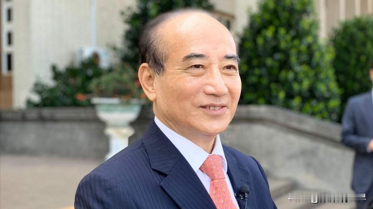 昨日，年过八旬的王金平铿锵表态：主权归一，防务外交归中央，民生经贸诸事皆可协商。