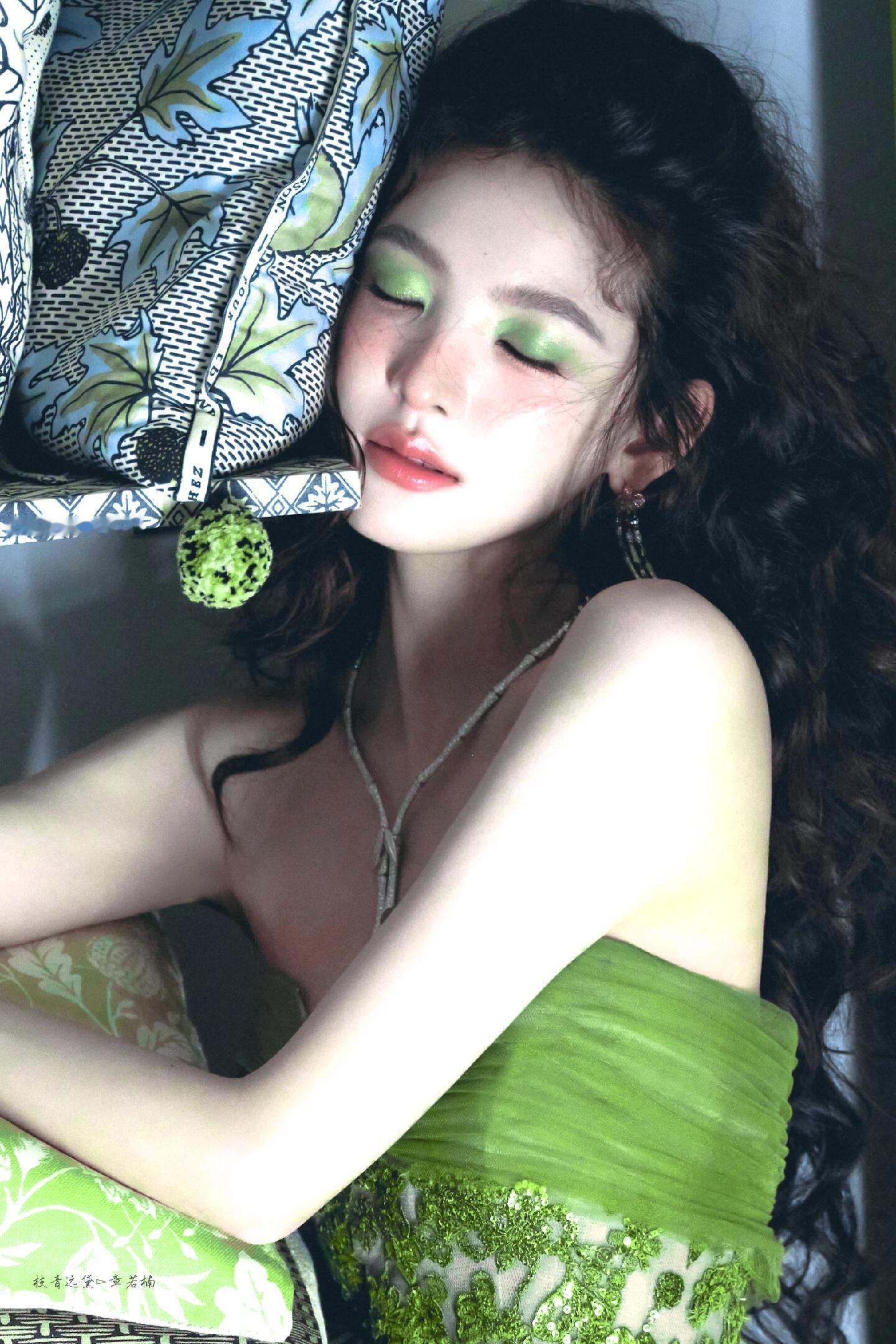 章若楠壁纸🍏🍃 