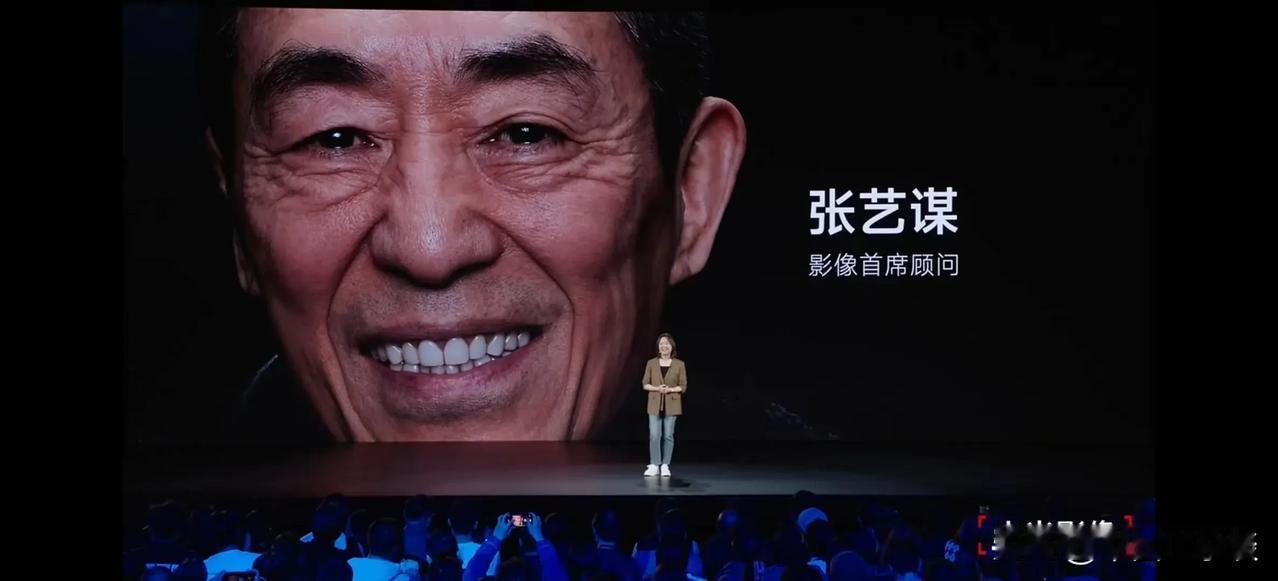 小米14 Ultra搭载第三代骁龙8平台，性能走高，功耗降低。全新升级双路环形冷