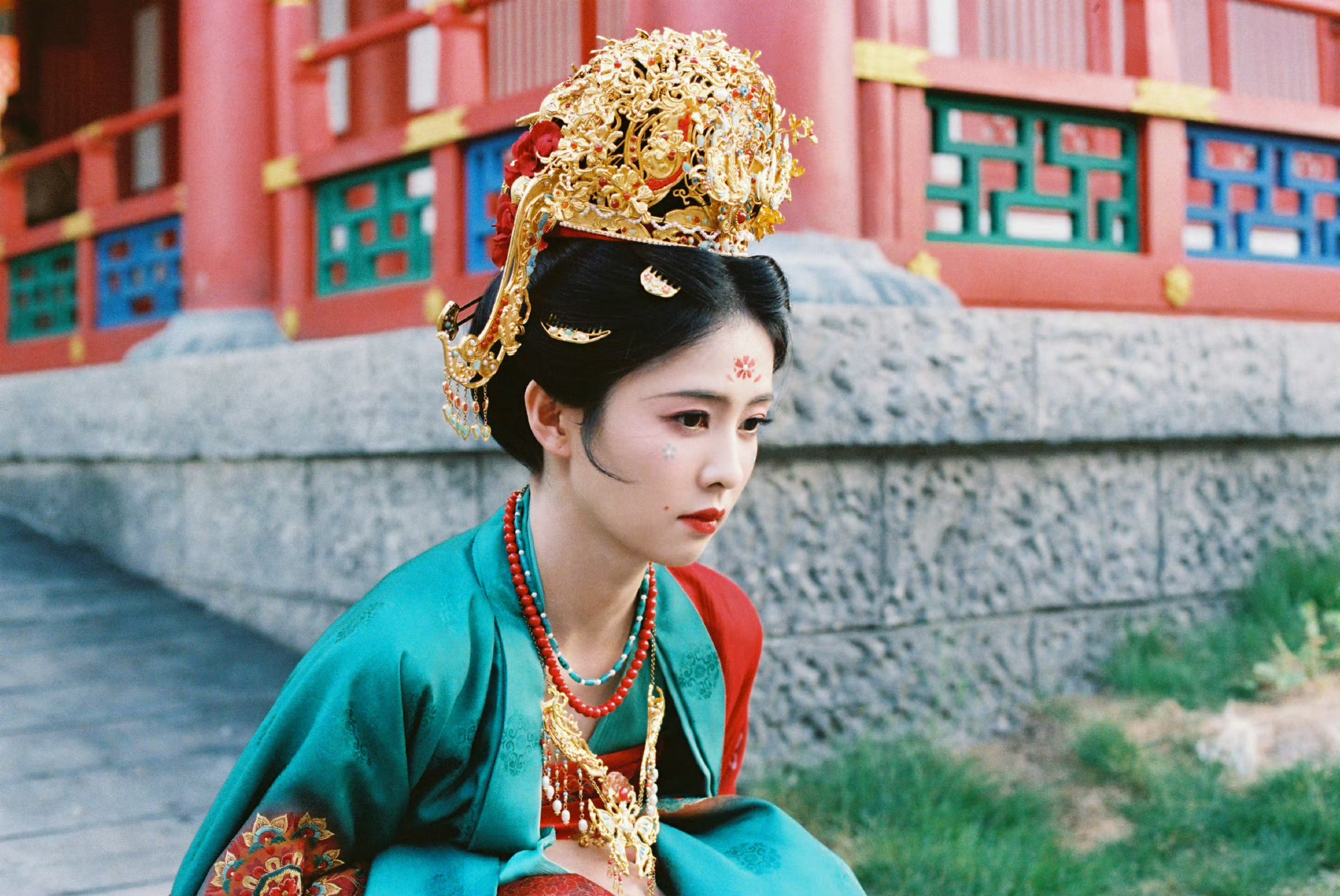 白鹿  🦌白鹿莫离 🦌白鹿叶璃 “收集关于你的点点滴滴，装入小船，让它在时光