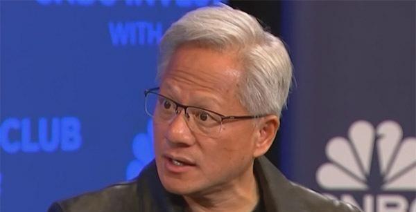 黄仁勋称：美国必须赢得AI竞赛，未来要像美元一样立在美国技术体系之上

美元为什