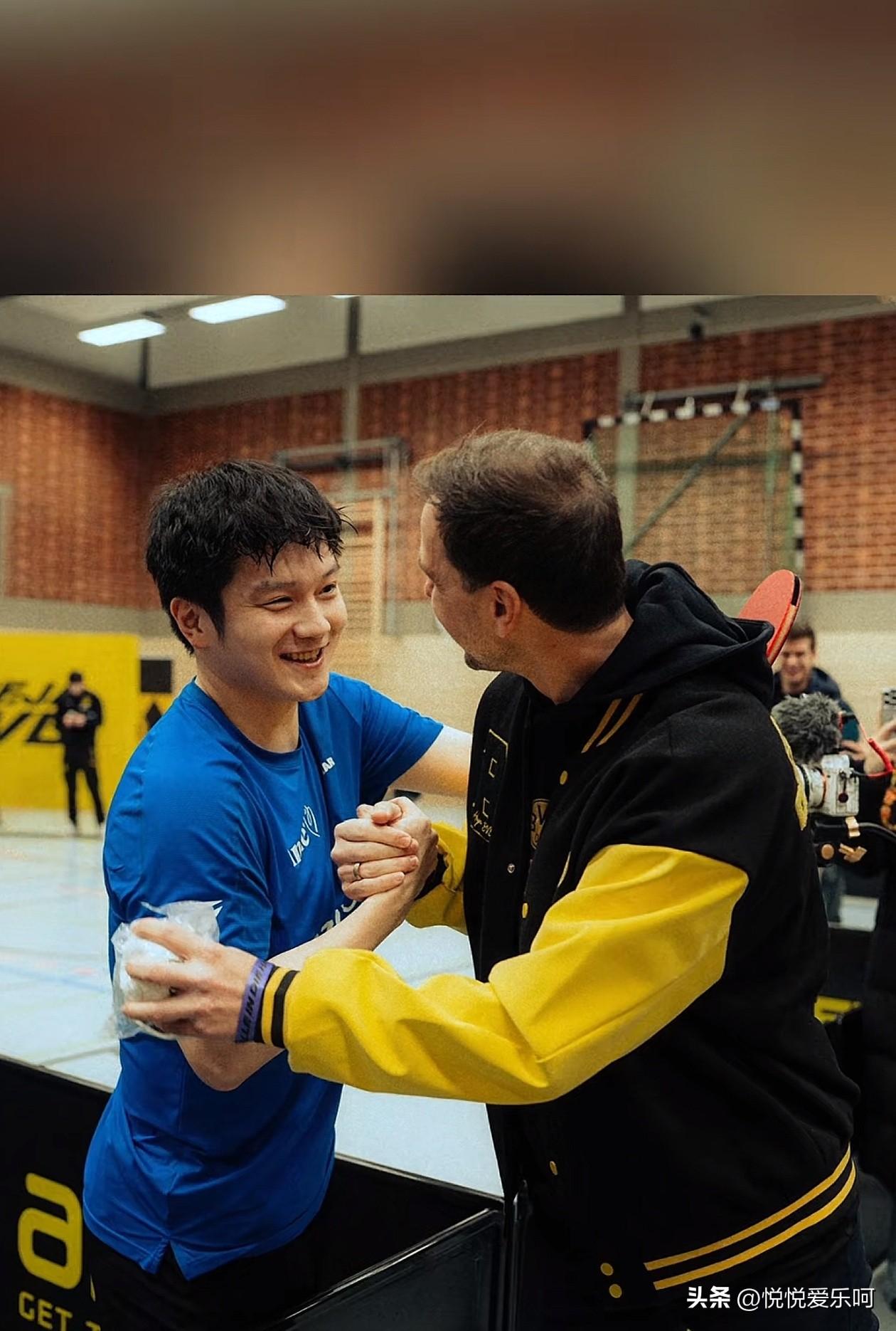 曾经的对手，现在成了兄弟。波尔这位大哥把樊振东这个小弟弟呵护的很好。 感人的、难