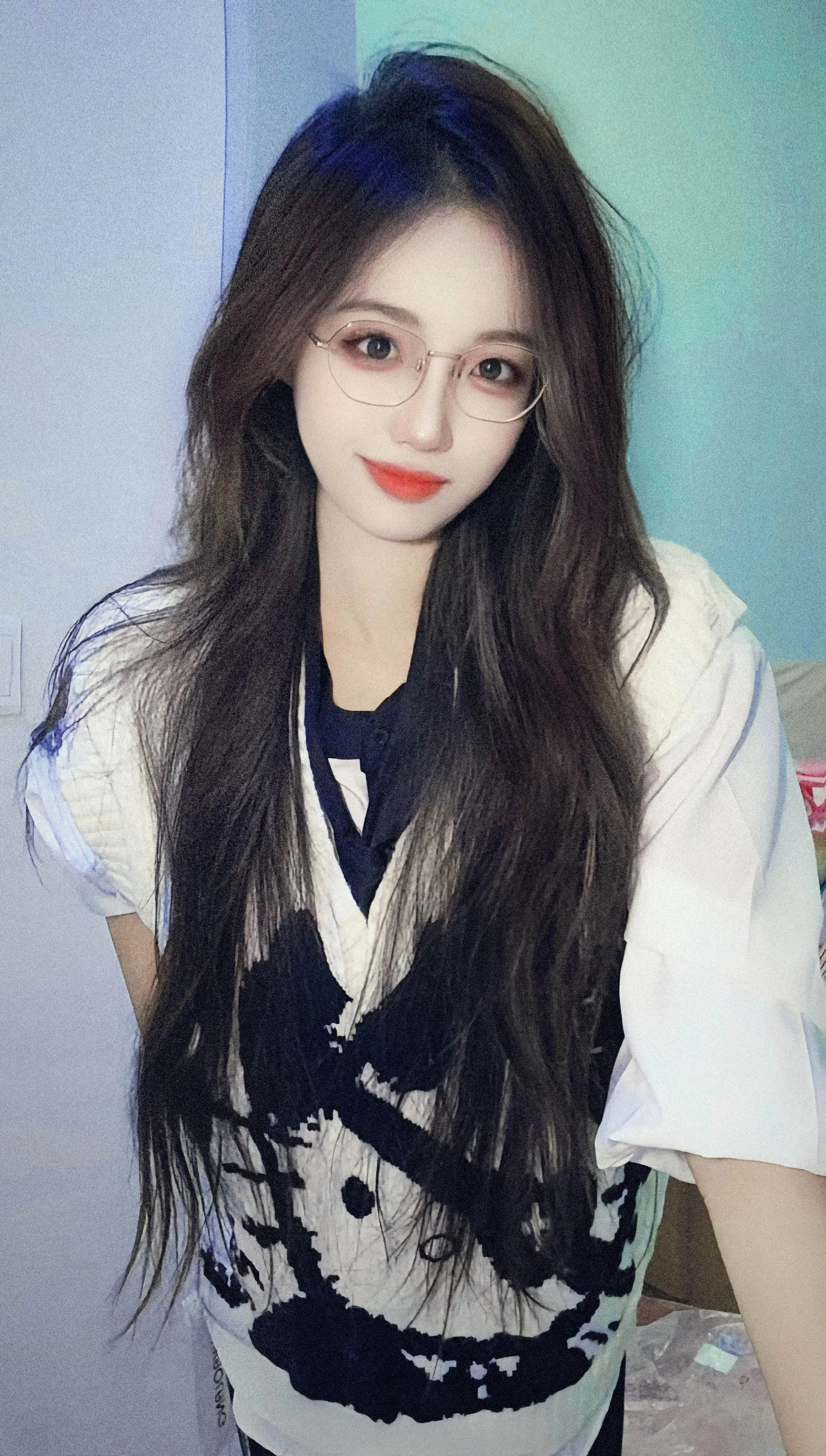 我没有惊艳绝伦的脸 但请记住我看向你的眼