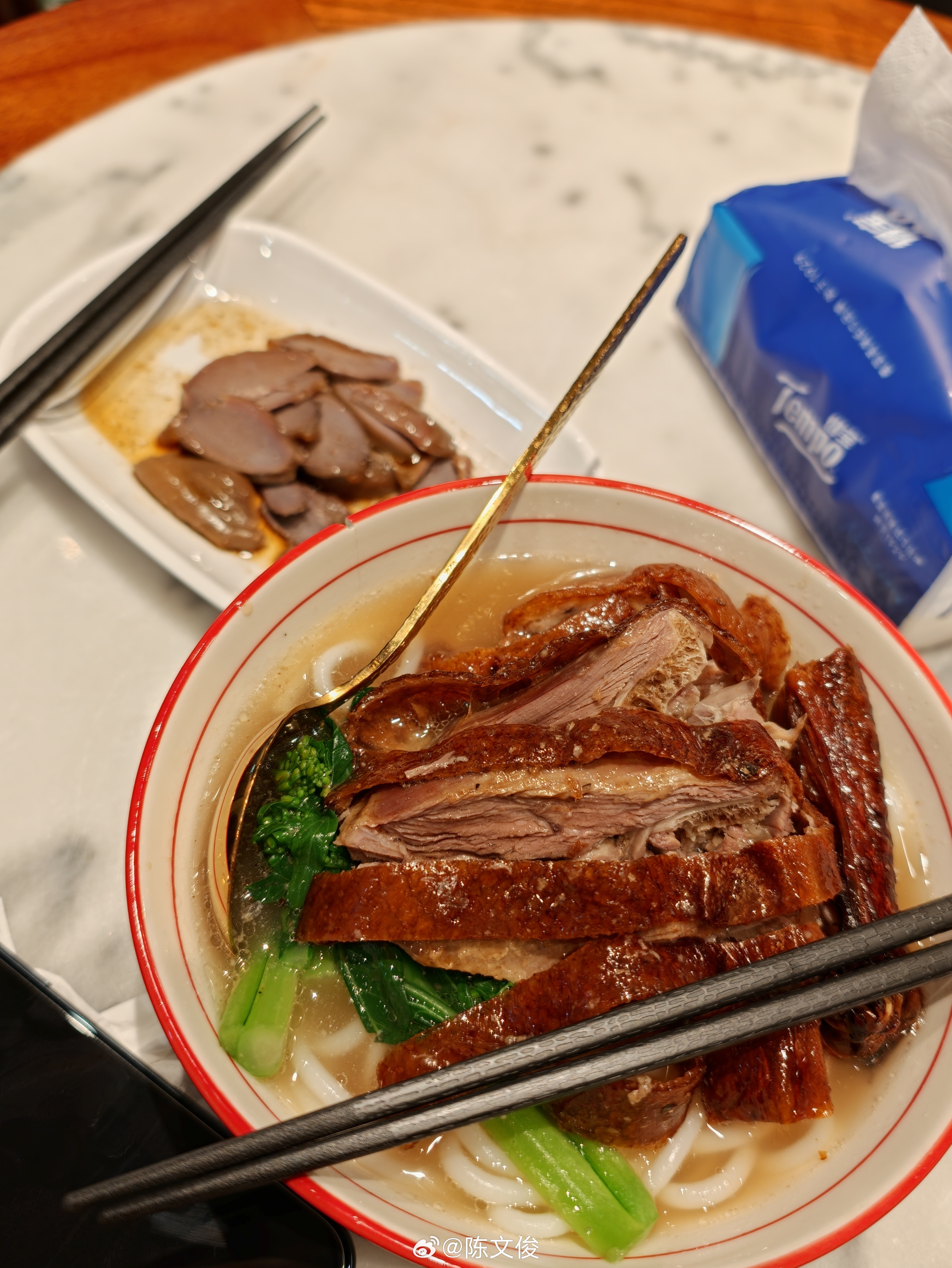 今晚吃烧鹅（腿）濑，太爽了